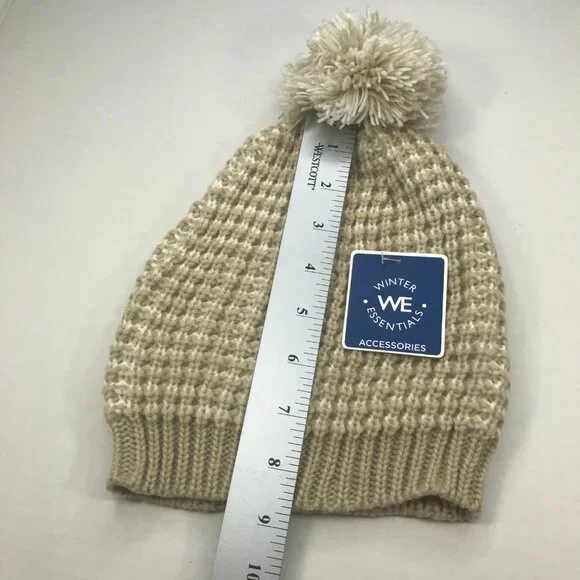 Winter Essentials Women's One Size Beige/White Knit Beanie Hat With Pom New - Picture 7 of 8